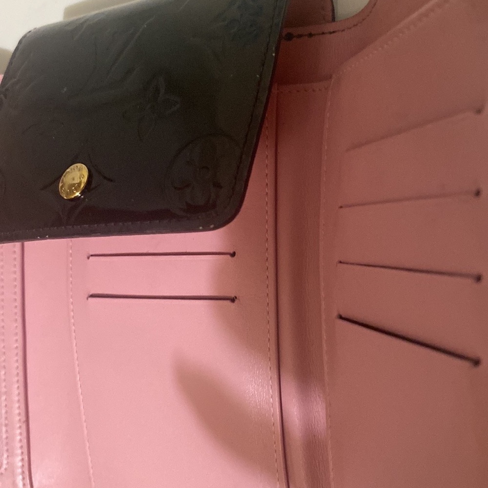 Authentic Louis Vuitton Vernis Walker Wallet/Pochette